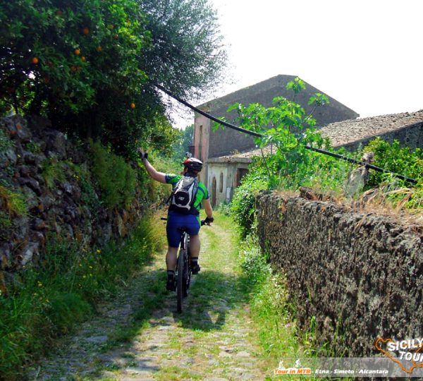 Esperienze Mountain Biking - Alcantara River MTB Tour - © Sicily Bike Tourist Service 04