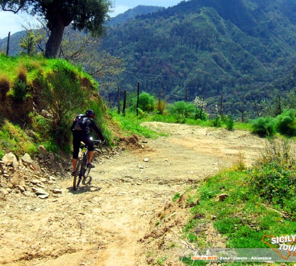 Esperienze Mountain Biking - Alcantara River MTB Tour - © Sicily Bike Tourist Service 06