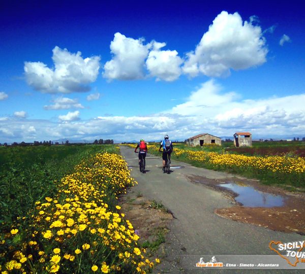 Cicloturismo Sicilia - Catania-Bike-Adventure-©-Sicily-Bike-Tourist-Service